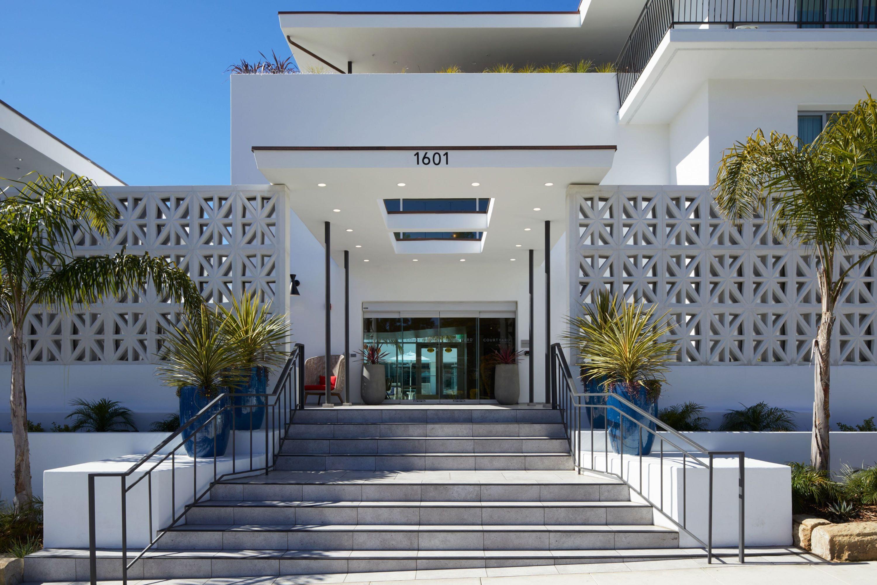 Courtyard By Marriott Santa Barbara Downtown Hotel Buitenkant foto